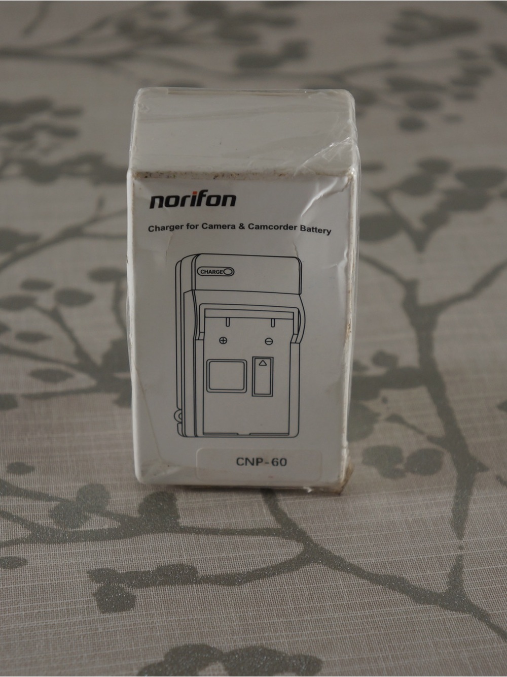 Norifon CNP-60 Camera Battery Charger - White